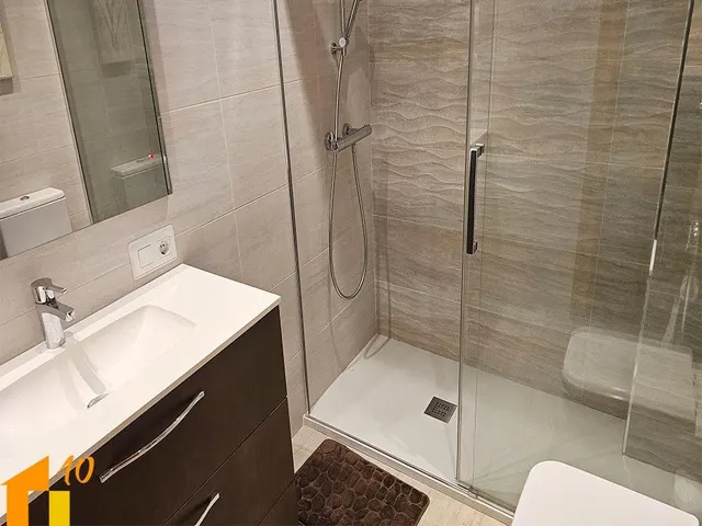 Piso 4 habitaciones 104m² en venta - Avda. del Cid — 13