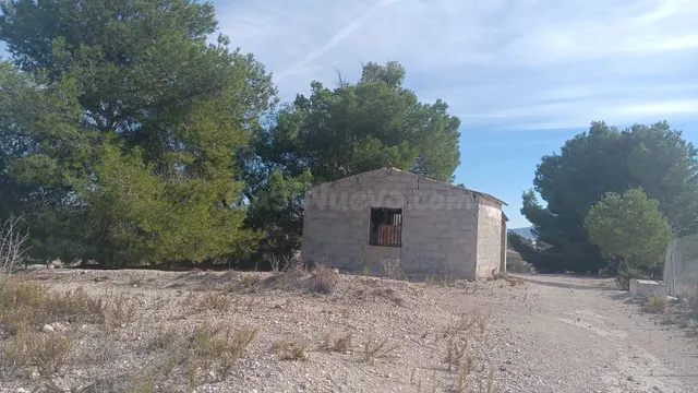 SE VENDE TERRENO CON CASA DE APERO EN EL TOMILLAR