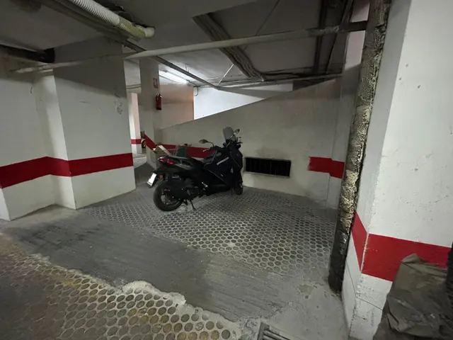 Plaza de garaje y trastero en Pajaritos — 2