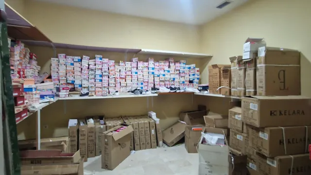 Local comercial con amplio escaparate en Puerta del Sur — 18
