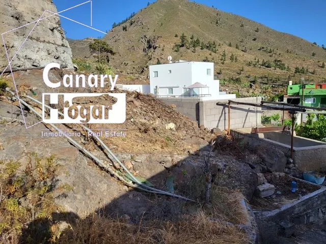 Terreno urbano con dos casa para reformar en Acojeja Guia de