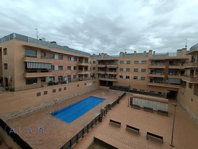 PISO CON PISCINA Y PARKING EN EL CENTRO DE TORDERA - foto 3