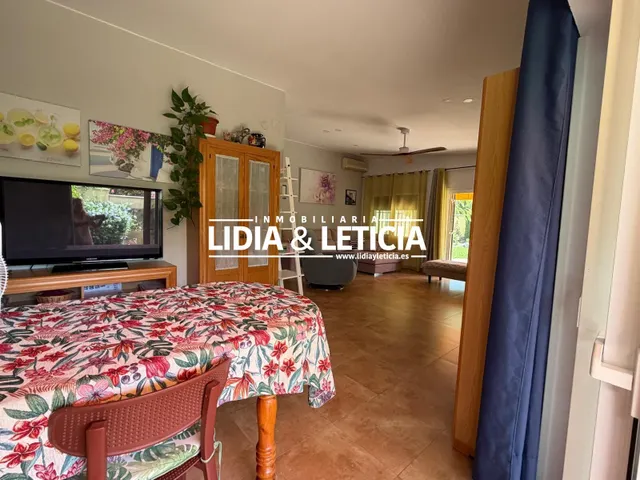 Fantástico Chalet en una sola planta — 8