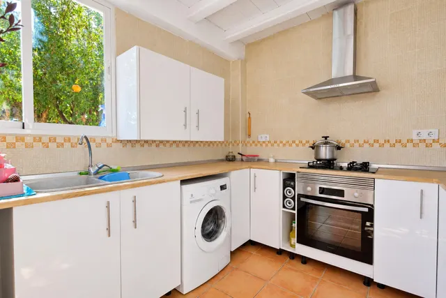 Descubre esta impresionante villa reformada ubicada cerca de Calpe, a pocos minutos andando del centro y las playas — 32
