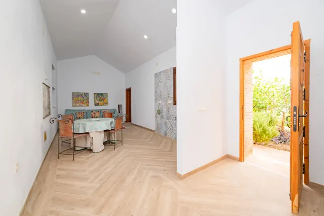 Casa de Campo Reformada en Villanueva de la Concepción: Paz, Elegancia y Vistas Únicas — 25