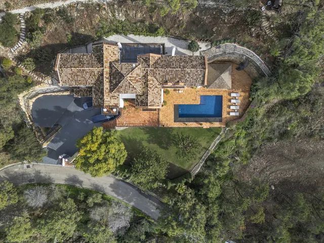Villa 6 habitaciones 625m² en alquiler - El Madroñal — 41