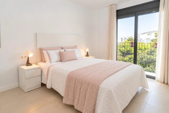 VIVIENDA OBRA NUEVA ACABADA JUNTO PLAZA DE LA VILA — 8