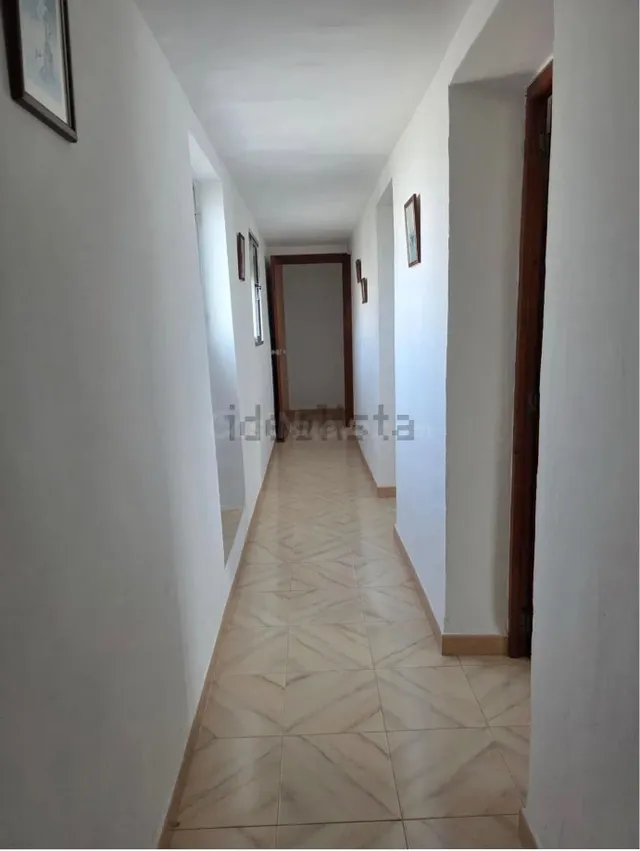 CASA DE PUEBLO EN VENTA – AMPLIA, CÓMODA Y CON GARAJE — 4