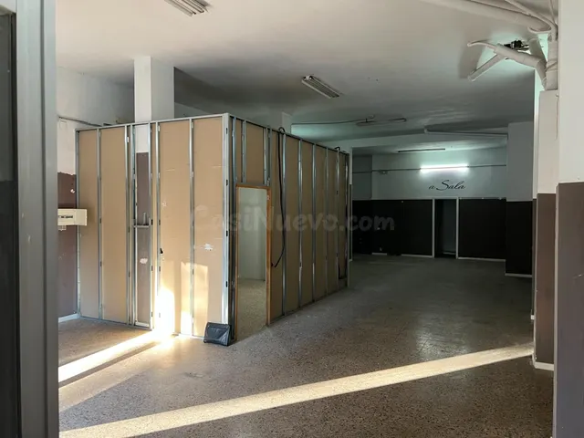 MAGNÍFICO LOCAL JUNTO AL AYUNTAMIENTO EN BARBERA DEL VALLÉS - foto 3