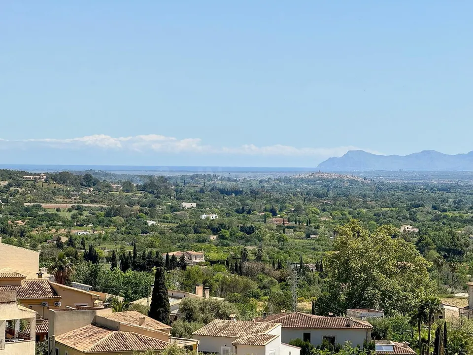 PRIMER PISO EN SELVA CON TERRAZA Y VISTAS