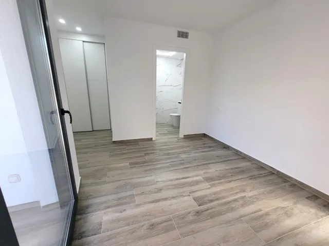 Apartamento 3 habitaciones 148m² en venta - Paseo maritimo — 31