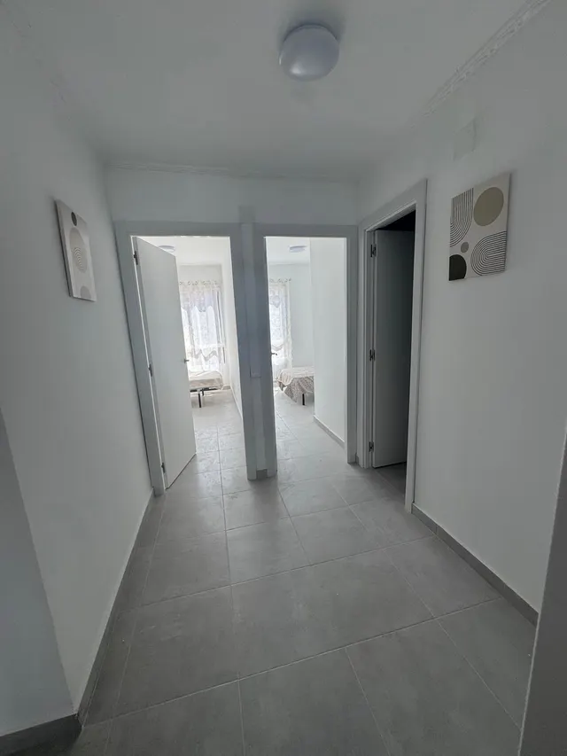 PISO EN VENTA DE 4 DORMITORIOS Y 2 BAÑOS — 18