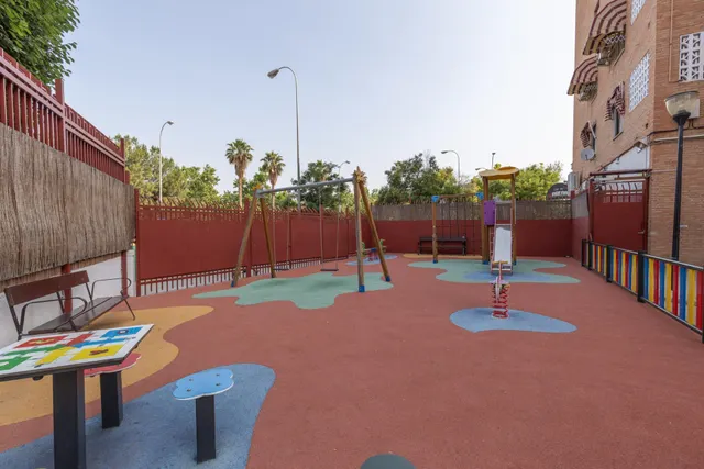 Amplio piso de 4 dormitorios en la prestigiosa urbanización Las Brisas – La Chana — 45