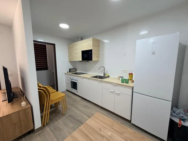 ¡Abre la puerta a tu nuevo hogar! Amplia terraza, garaje y totalmente amueblado — 34