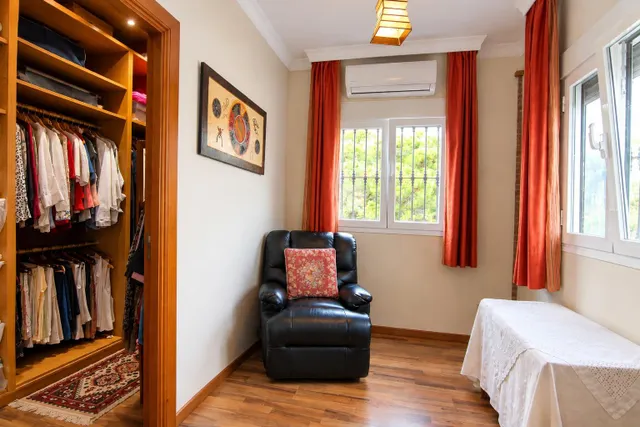 VENDE EN EXCLUSIVA CHALET INDEPENDIENTE EN COÍN — 29