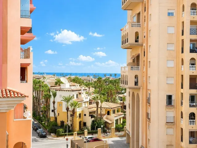 MAGNIFICO ATICO CON GRAN TERRAZA Y GARAJE INCLUIDO EN EL PRE