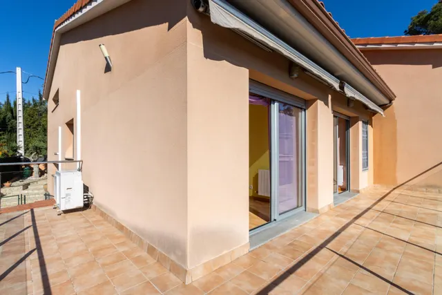 Espectacular Casa en Castellar del Vallès — 33