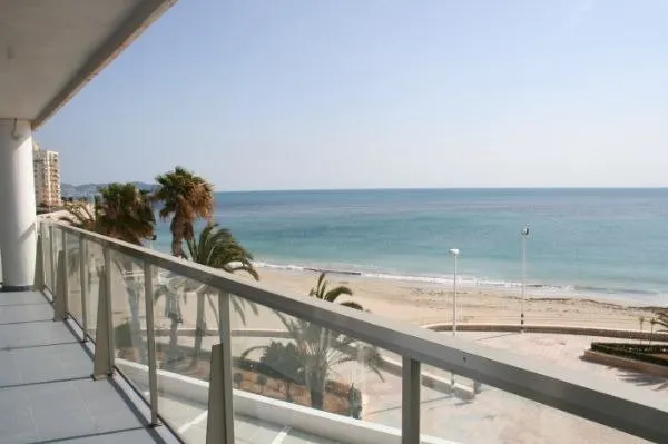 Magnífico apartamento en primera línea de playa. — 4