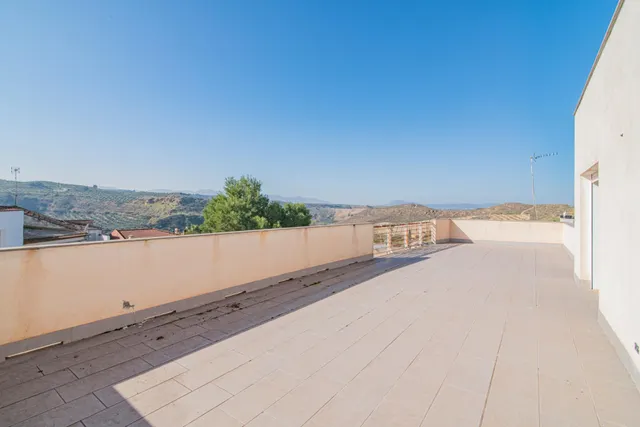 EDIFICIO EN VENTA EN MORALEDA DE ZAFAYONA — 13