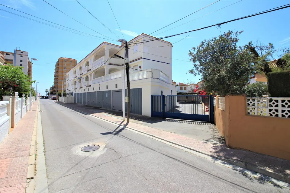 Plaza de parking en zona playa Morro de Gos