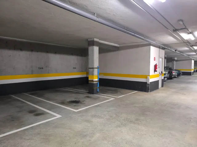 PLAZA DE GARAJE EN SANTIAGO — 7