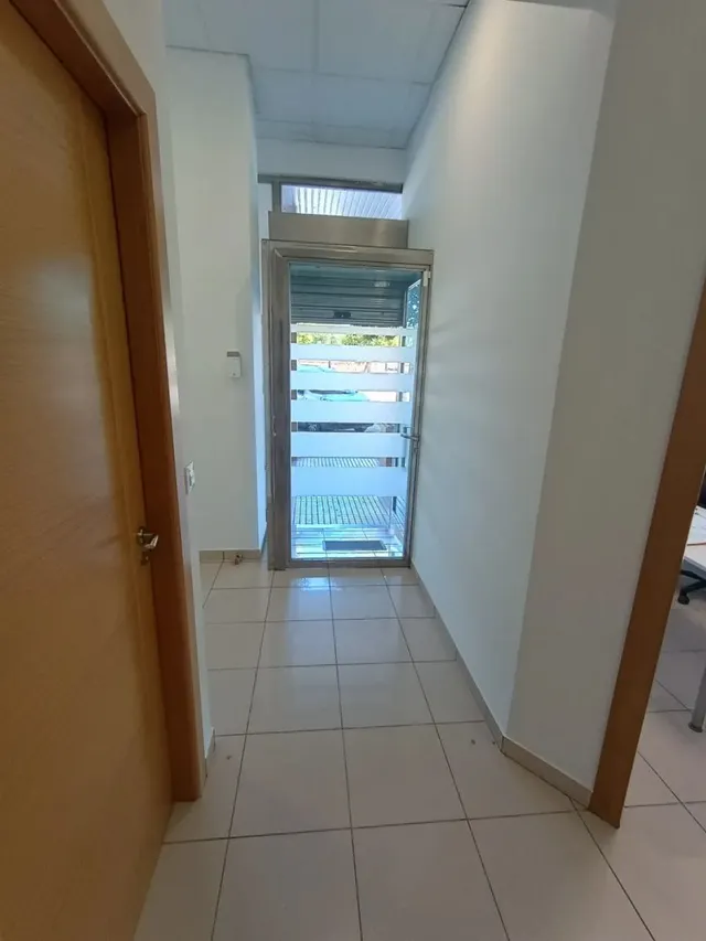 Local comercial en venta en Ronda Norte (Badajoz) – 94 m2, 2 escaparates y 3 m de fachada — 10