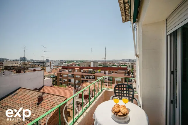 PISO EN PASEO DE LAS DELICIAS — 23