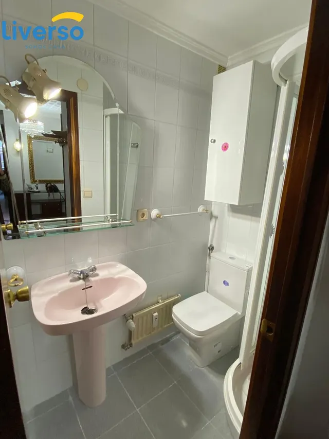 Se alquilan habitaciones, gastos pagados zona centro cerca de la Universidad Politécnica. — 6