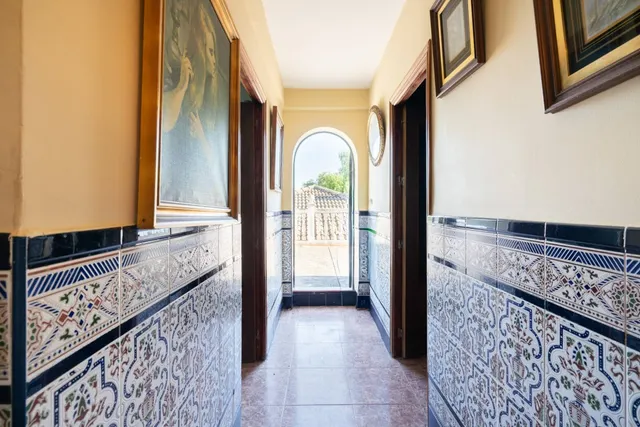Chalet y parcela segregable en Palomares del Río — 50