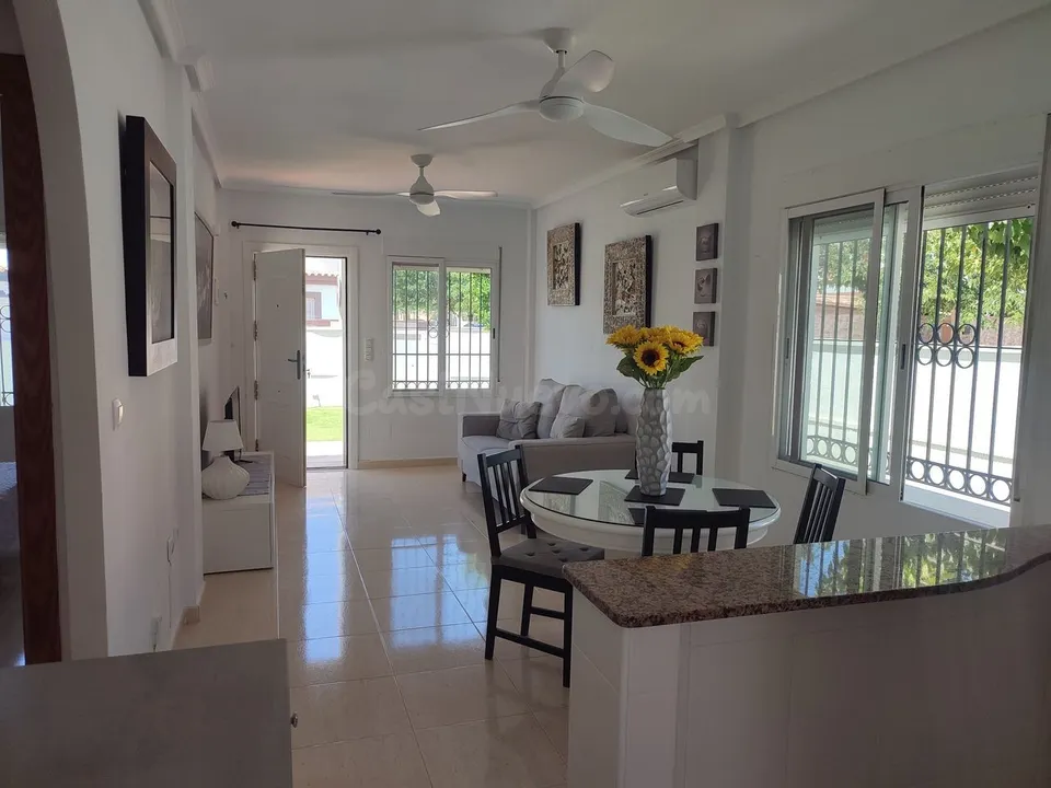 Villa 2 habitaciones en venta - Jerónimo Y Avileses