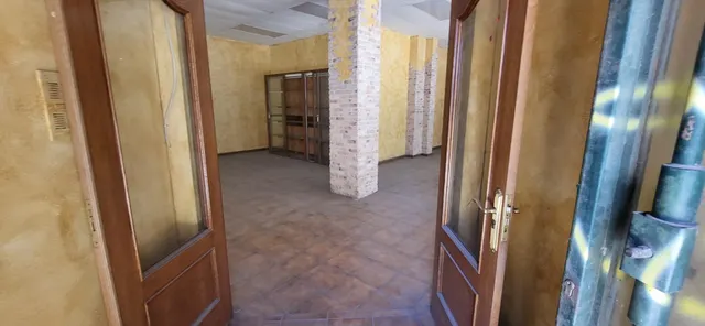 SE VENDE LOCAL COMERCIAL A 2 CALLES, CHAFLÁN EN ARQUITECTO VANDELVIRA. CON MULTITUD DE POSIBILIDADES — 21