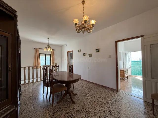 Casa con parcela urbana - foto 4