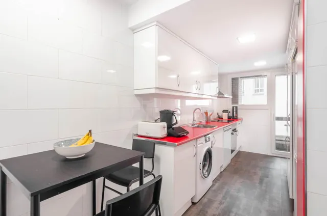 Piso en el Edificio El Verso, Calle Víctor Chavarri — 21