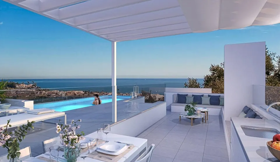 ESPECTACULAR ATICO A ESTRENAR  CON VISTAS AL MAR  Y A CAMPO DE GOLF ,CON PISCINA PRIVADA