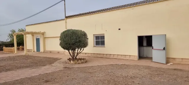 Edificio con piscina — 46