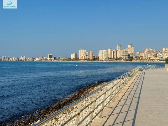 APARTAMENTO REFORMADO JUNTO AL MAR EN EL CAMPELLO, IDEAL PARA DESCANSO Y TELETRABAJO — 7