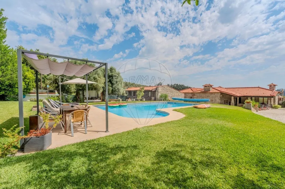 Chalet 9 habitaciones 820m² en venta - Sequeade e Bastuço