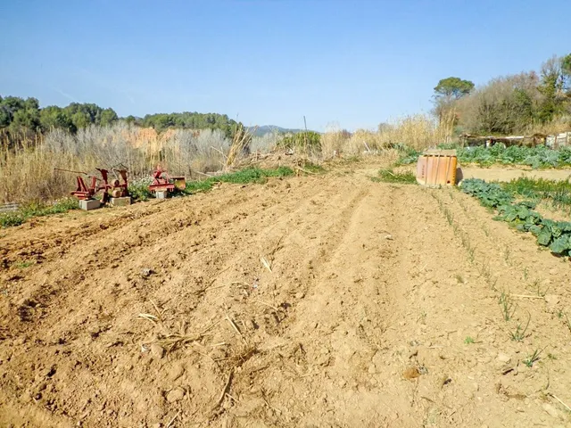 Terreno urbano de (582m2) Piera, El Raval ideal inversionistas — 2