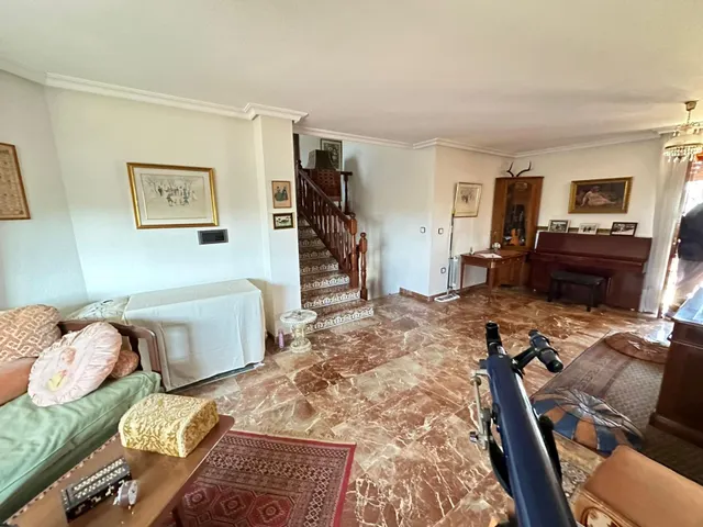 Espectacular chalet en Las Paulinas con vistas despejadas — 4