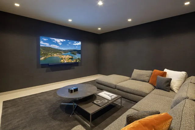 Chalet 5 habitaciones 540m² en venta - Costa del Sol — 28