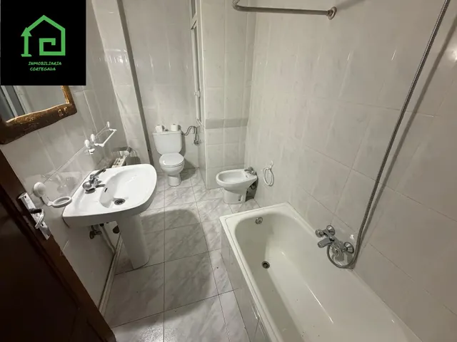 AMPLIO PISO EN PLENO CENTRO DE VILAGARCÍA DE AROUSA PARA REFORMAR — 18