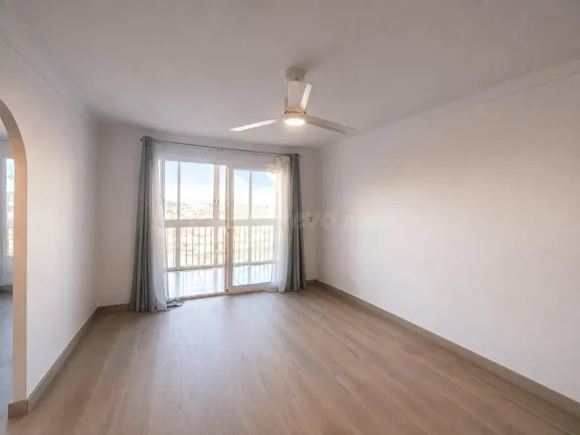 Apartamento en planta 12 con vistas al lago y montaña, 2 hab - foto 3