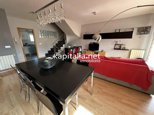 ADOSADO A LA VENTA EN BOCAIRENT - foto 2