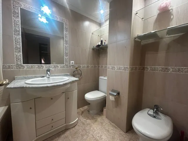 Gran piso en Avenida Barcelona — 10
