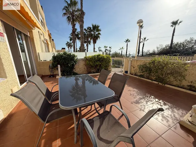 Chalet adosado en primera linea de playa