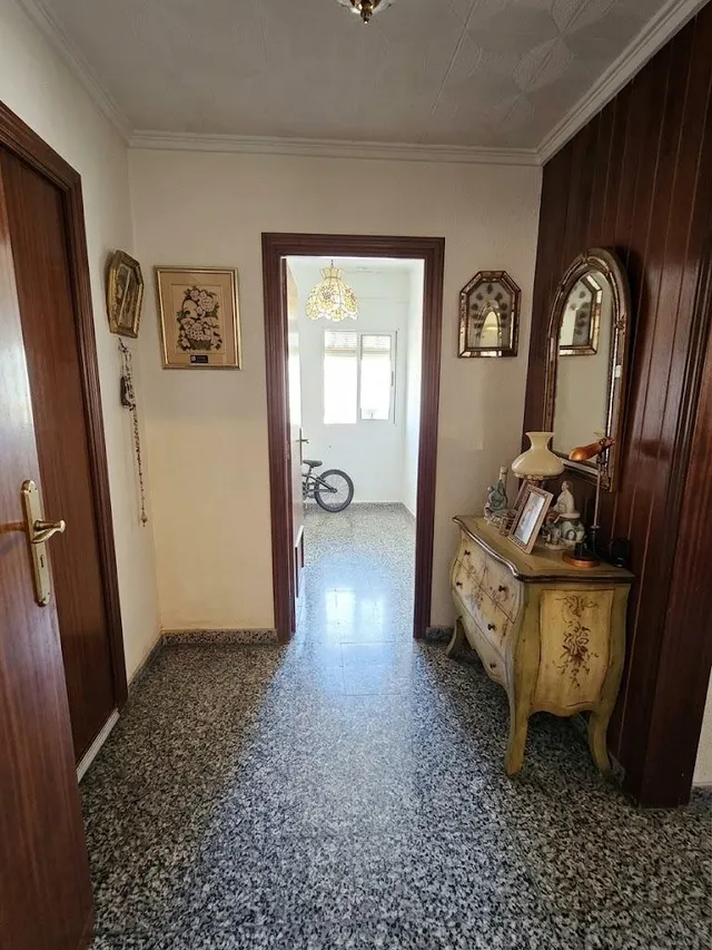 Amplia vivienda de 159 m2 con vistas panorámicas a los dos castillos de Alicante y plaza de garaje — 22