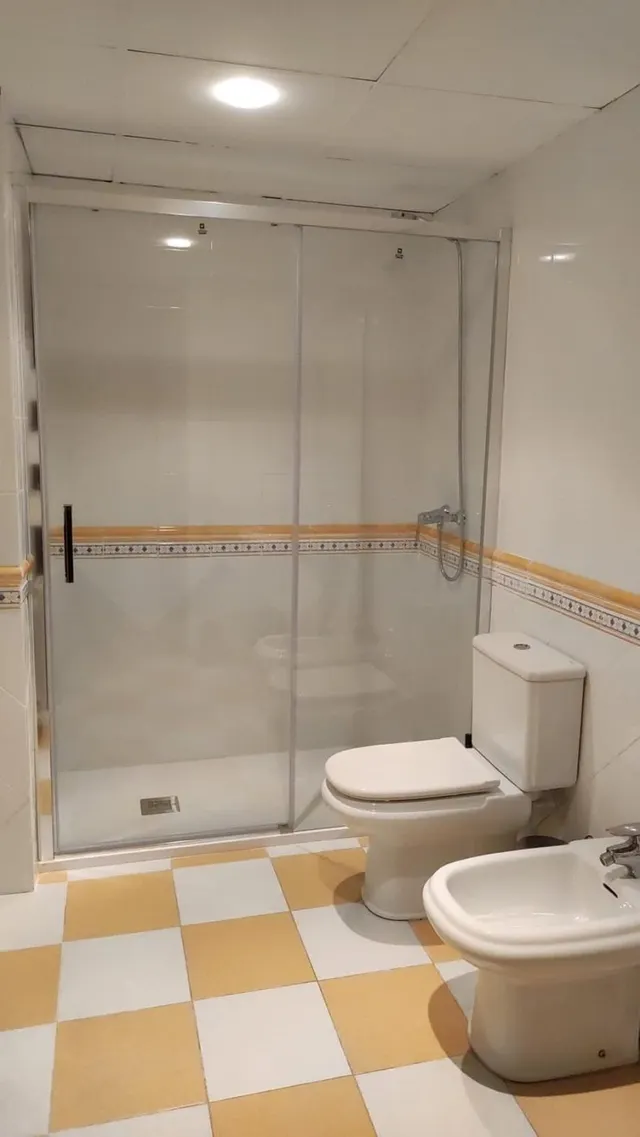 PISO DE 3 habitaciones CON TERRAZA, PISCINA Y GARAJE — 12
