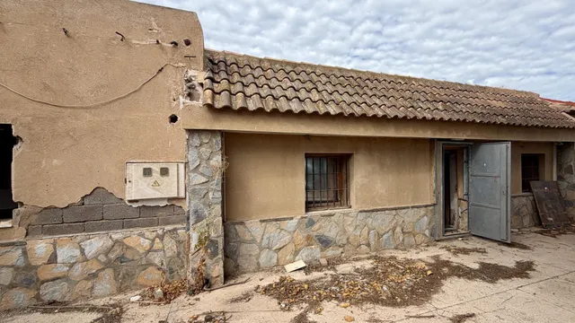 Venta de casa de campo con terreno en Baños y Mendigo. — 33