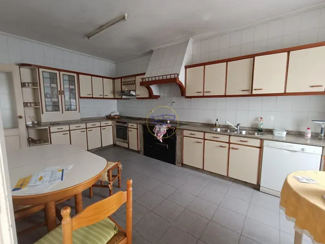 Casa con amplias vistas a la ría de Vigo ubicado en la zona alta de Teis — 17