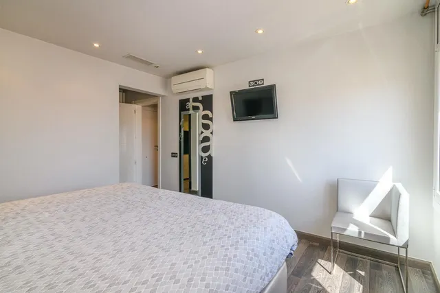 Exclusividad y diseño: 2º piso con ascensor, parking y suite de lujo — 27